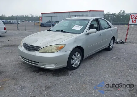 2002 Toyota Camry Le/Xle/Se z USA, uszkodzony, nr VIN 4T1BE32K32U592740